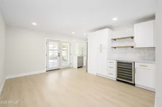 Photo #6: 6883399 Listing