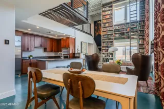 Photo #1: 6883434 Listing 