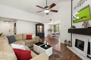 Photo #4: 6883956 Listing