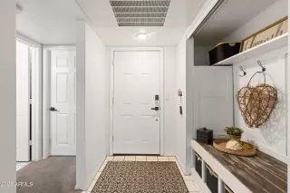 Photo #6: 6883956 Listing