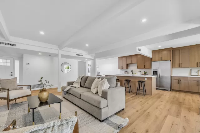 MLS: 6884071 Condo For Sale