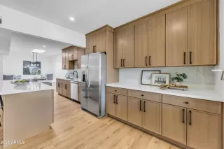 Photo #5: 6884071 Listing 