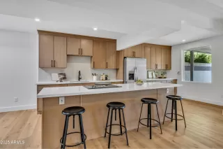 Photo #6: 6884071 Listing 