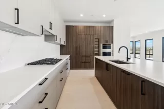 Photo #1: 6884112 Listing 