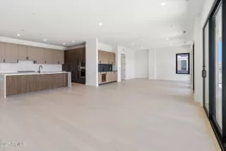 Photo #3: 6884112 Listing 