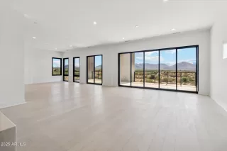 Photo #5: 6884112 Listing 