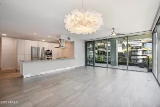 Photo #6: 6884332 Listing