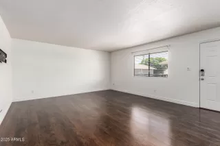 Photo #2: 6884641 Listing 