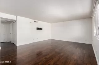 Photo #5: 6884641 Listing 