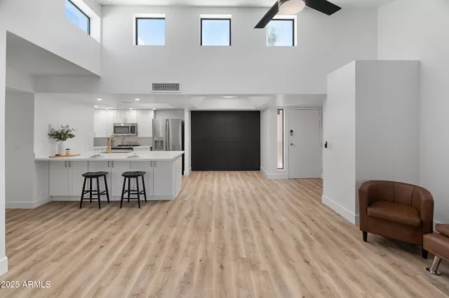 MLS: 6884695 Condo For Sale