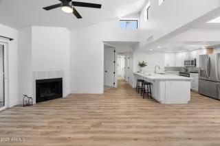 Photo #3: 6884695 Listing