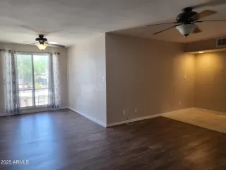 Photo #3: 6884937 Listing 