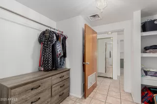 Photo #6: 6884970 Listing 