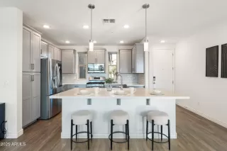 Photo #4: 6885251 Listing 