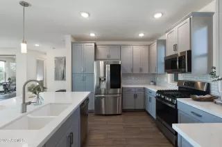 Photo #5: 6885251 Listing 