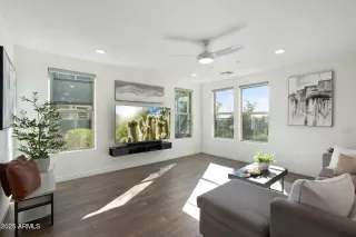 Photo #6: 6885251 Listing 