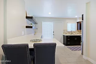 Photo #5: 6885836 Listing 