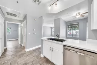 Photo #3: 6885934 Listing