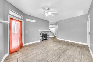 Photo #6: 6885934 Listing