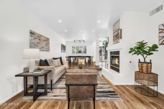 Photo #6: 6886028 Listing 