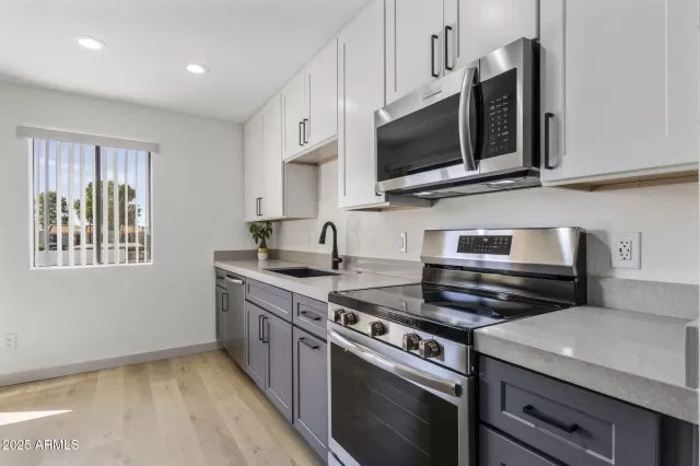 MLS: 6886394 Condo For Sale