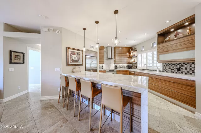 MLS: 6886499 Condo For Sale