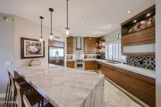 Photo #1: 6886499 Listing 