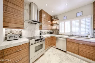 Photo #2: 6886499 Listing 