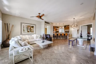 Photo #5: 6886499 Listing 