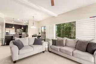 Photo #3: 6886644 Listing