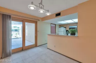 Photo #2: 6887067 Listing 