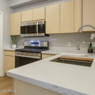 Photo #2: 6887337 Listing 