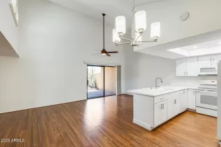 Photo #4: 6887499 Listing 