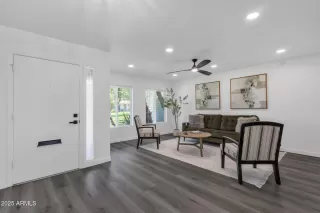 Photo #2: 6887539 Listing