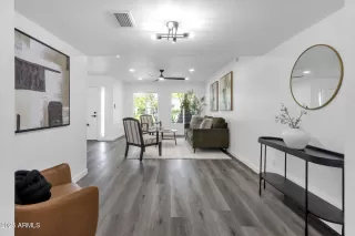 Photo #5: 6887539 Listing