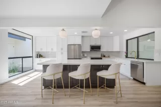 Photo #2: 6887585 Listing 