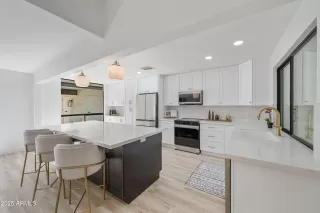 Photo #3: 6887585 Listing 