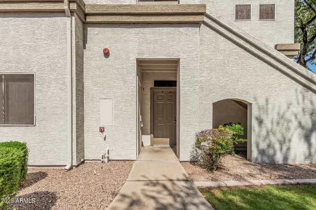 MLS: 6887613 Condo For Sale