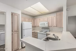 Photo #5: 6887613 Listing