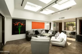 Photo #3: 6887669 Listing 