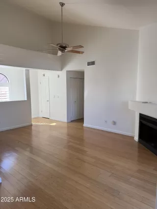 Photo #4: 6887709 Listing 