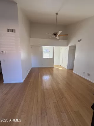 Photo #6: 6887709 Listing 