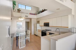 Photo #5: 6887711 Listing 