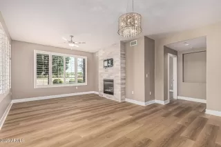 Photo #4: 6887722 Listing