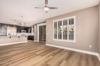 Photo #6: 6887722 Listing