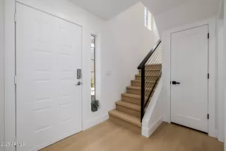 Photo #4: 6887783 Listing