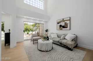 Photo #5: 6887783 Listing