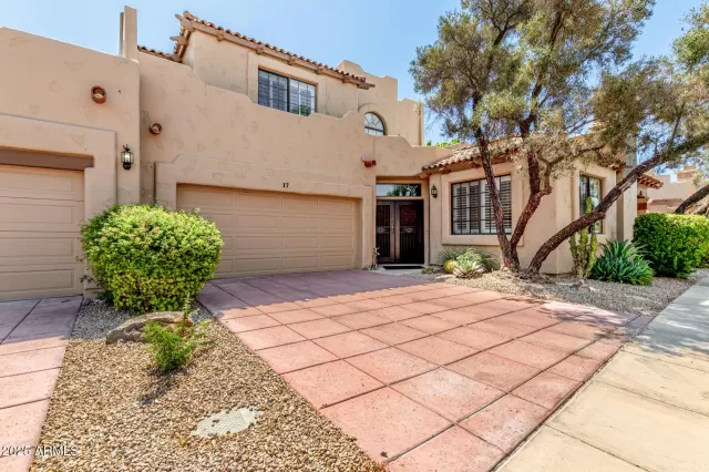 MLS: 6887820 Condo For Sale