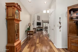 Photo #4: 6887820 Listing 