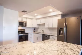 Photo #3: 6887942 Listing